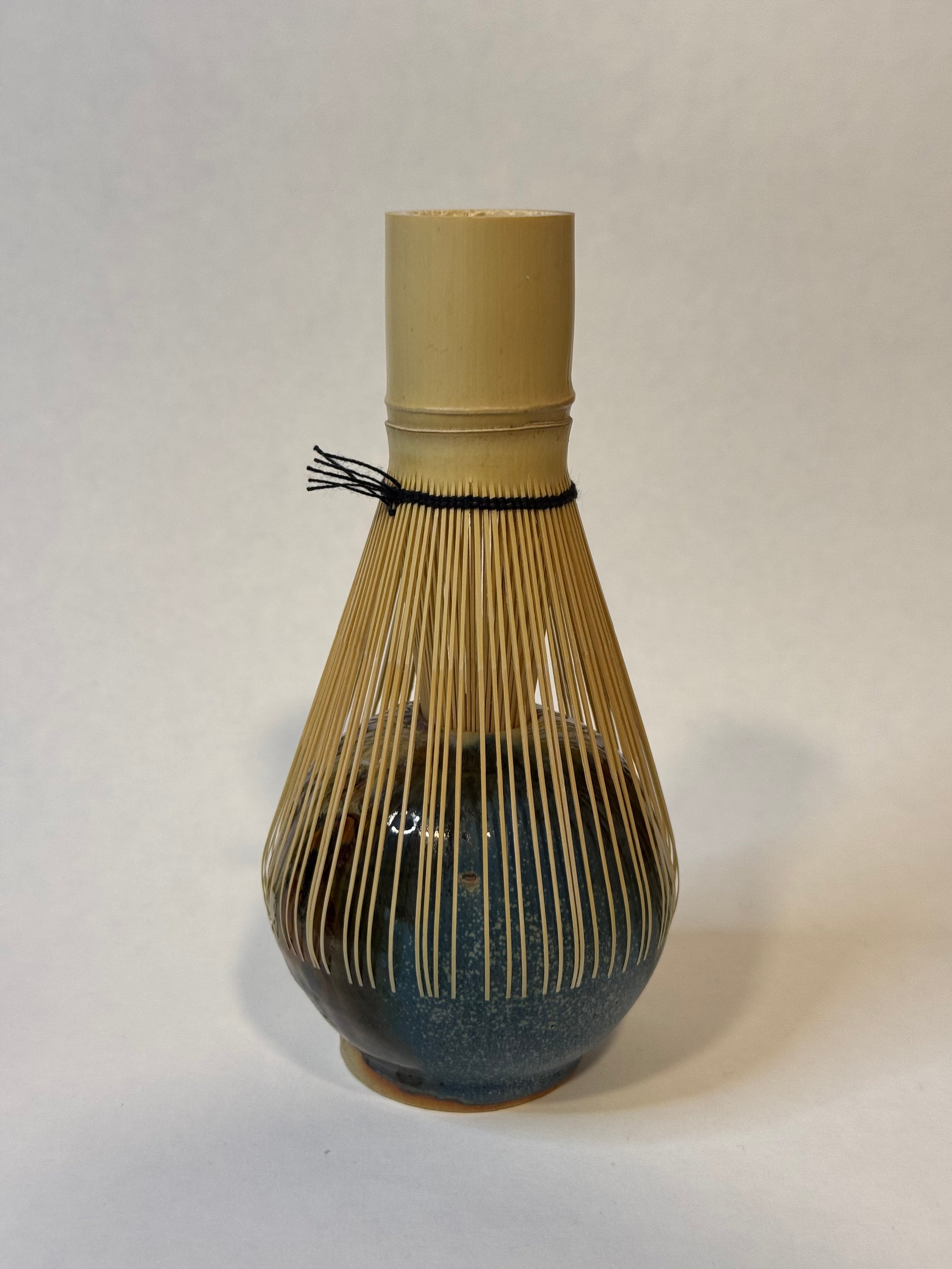 Round matcha whisk stand