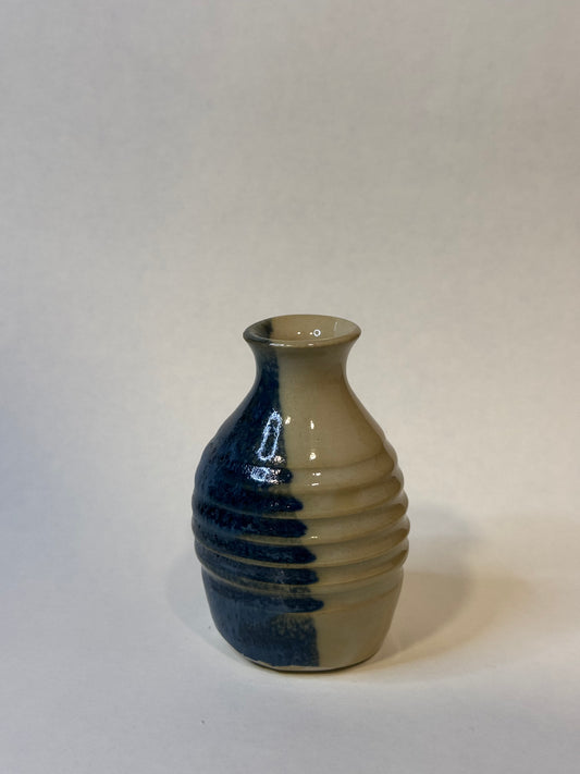 Mini vase blue/white (damaged)